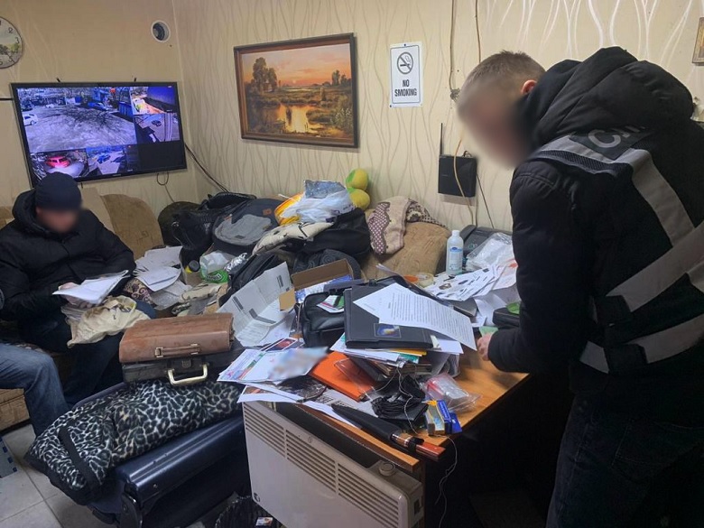 В Киеве мошенник "дешево продавал" элитные авто: детали схемы